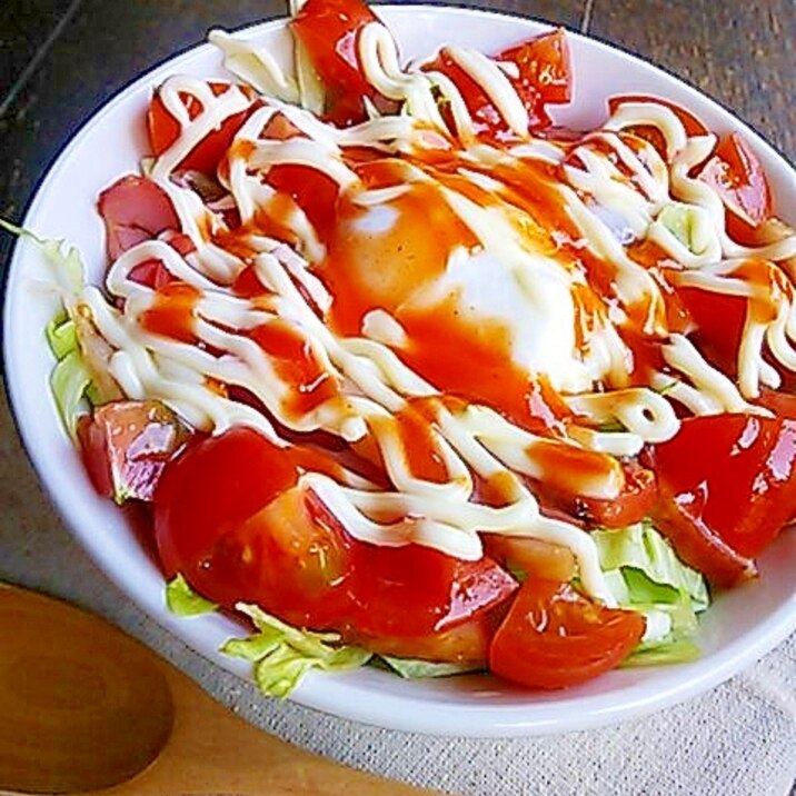 レタスたっぷり!温玉のせBLT丼